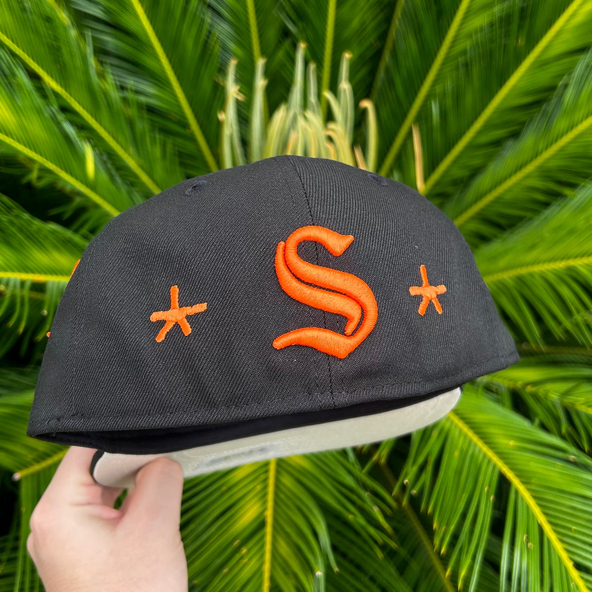 Gorra Exclusiva New Era x Mora “Lo mismo de Siempre” Naranja