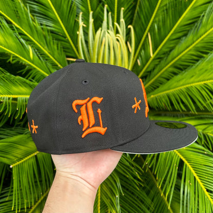 Gorra Exclusiva New Era x Mora “Lo mismo de Siempre” Naranja