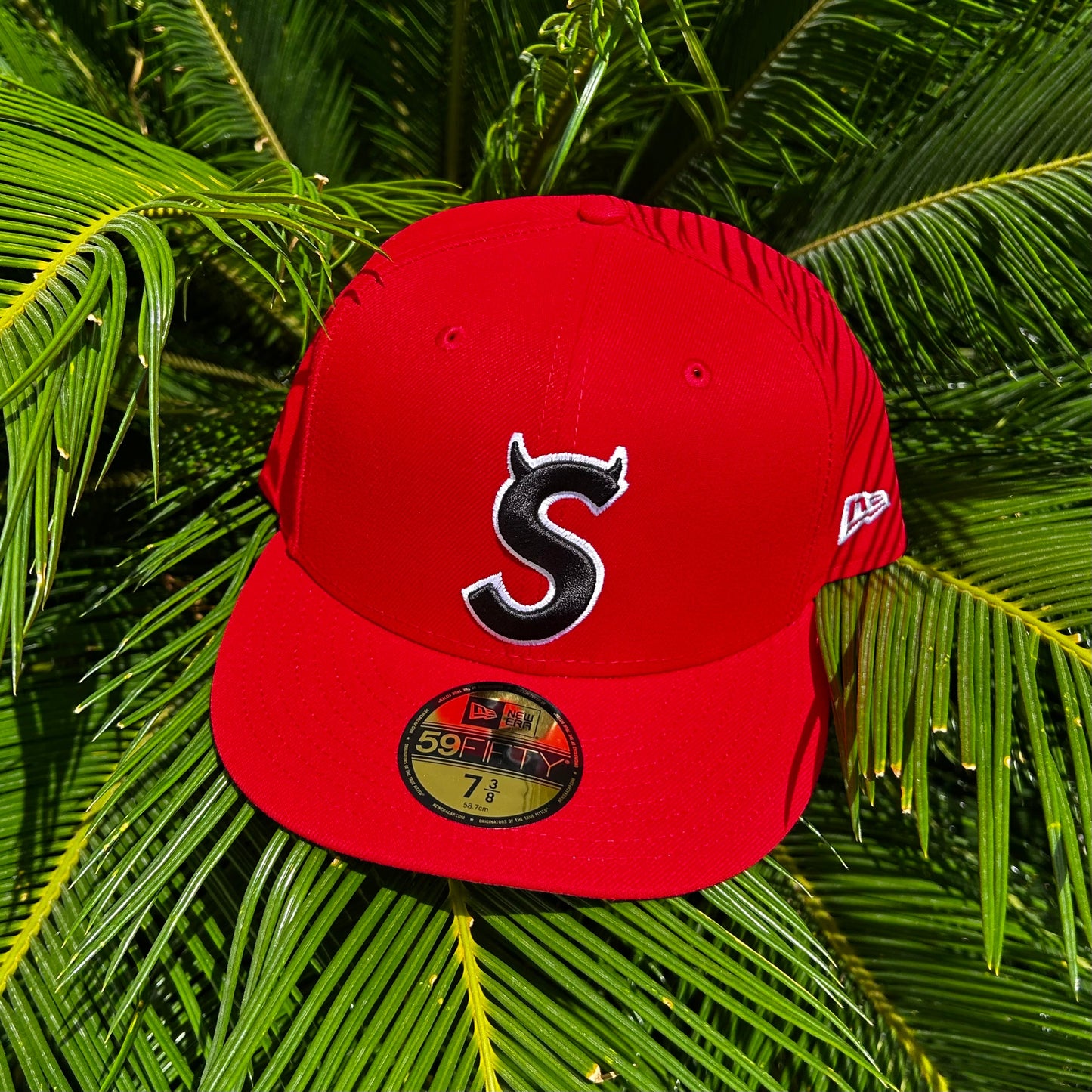 Gorra Exclusiva New Era x Supreme 2026 - 7 3/8 / Rojo