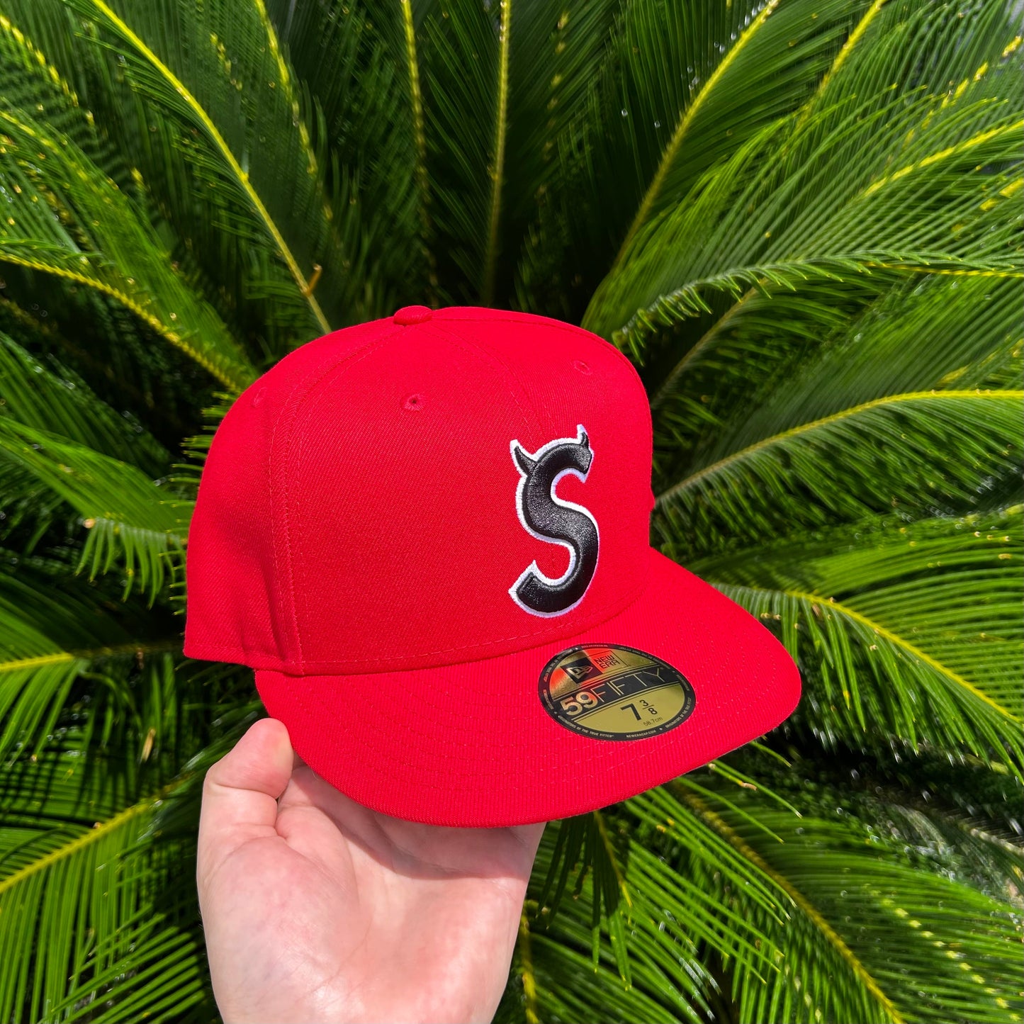 Gorra Exclusiva New Era x Supreme 2026 - 7 3/8 / Rojo