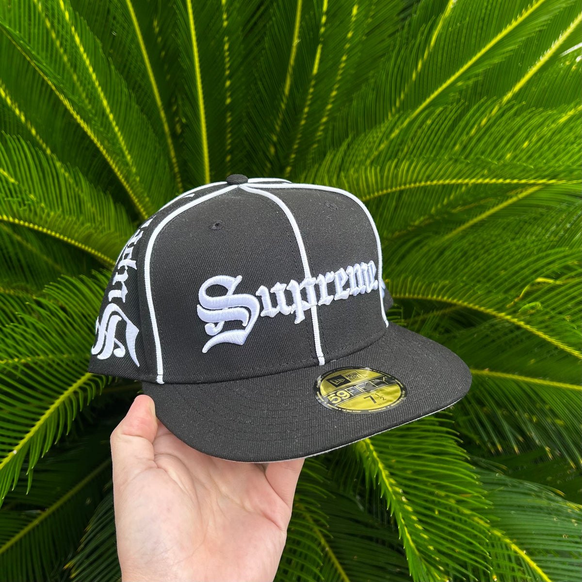 Gorra Exclusiva New Era x Supreme - 7 1/2 / Negro