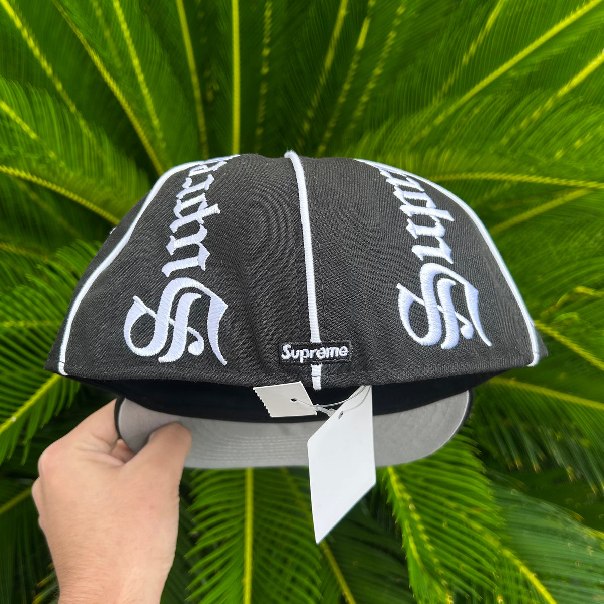 Gorra Exclusiva New Era x Supreme - 7 1/2 / Negro