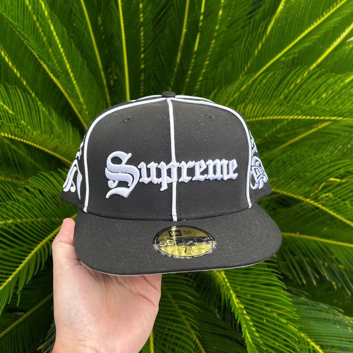 Gorra Exclusiva New Era x Supreme - 7 1/2 / Negro