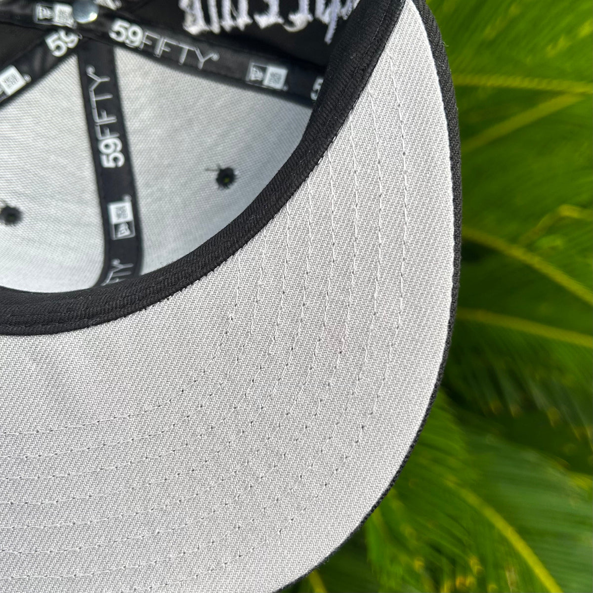 Gorra Exclusiva New Era x Supreme - 7 1/2 / Negro