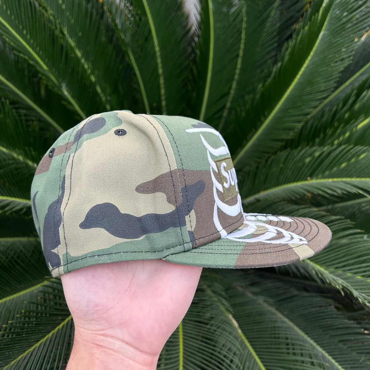 Gorra Exclusiva New Era x Supreme Box Logo - 7 3/8 / Camuflaje