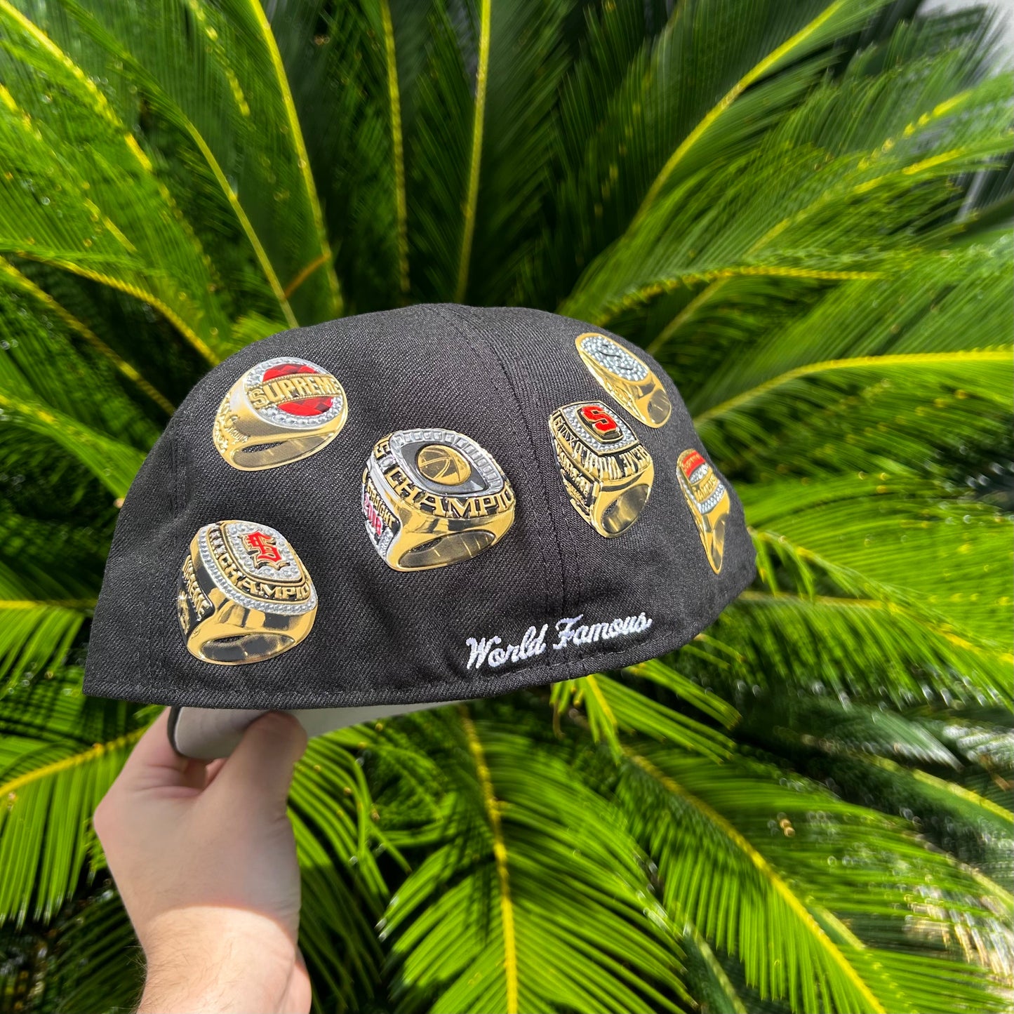 Gorra Exclusiva New Era x Supreme Champion Rings Negro - 7 1/2