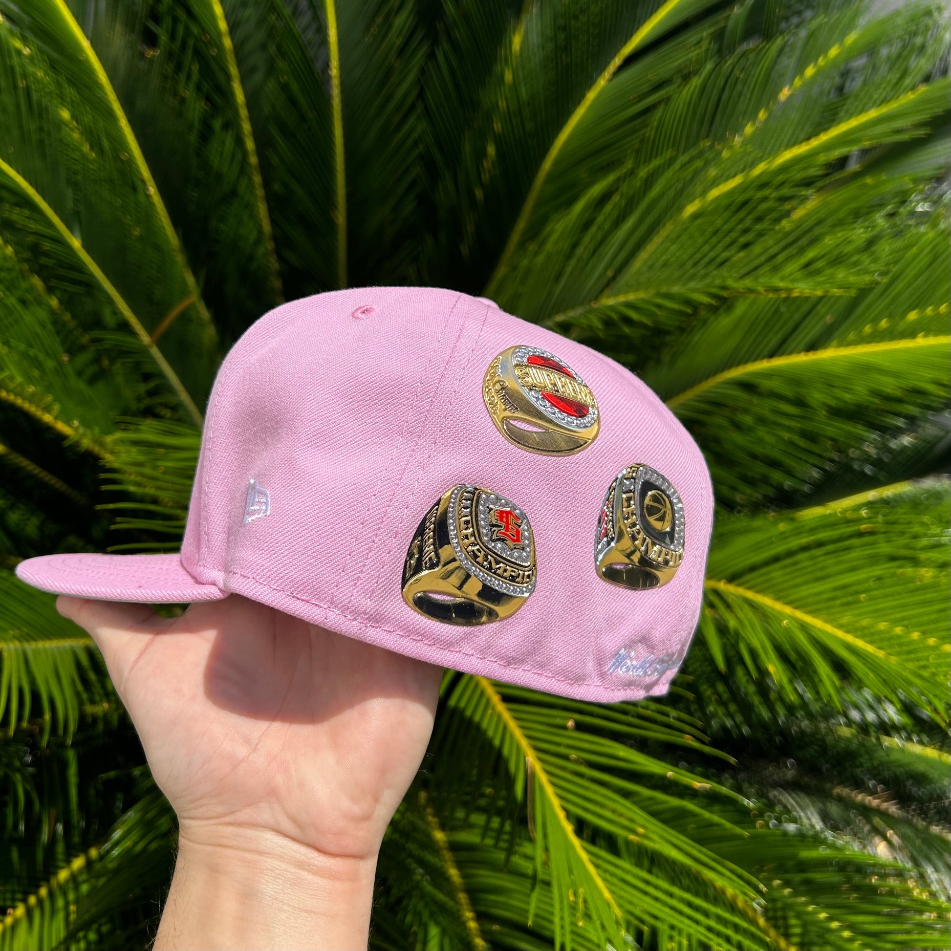 Gorra Exclusiva New Era x Supreme Champion Rings Rosa