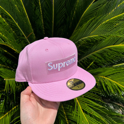 Gorra Exclusiva New Era x Supreme Champion Rings Rosa