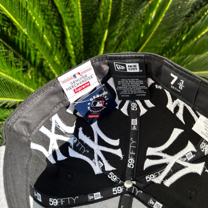 Gorra Exclusiva New Era x Supreme NY Yankees Box Logo - 7 3/8 / Negro