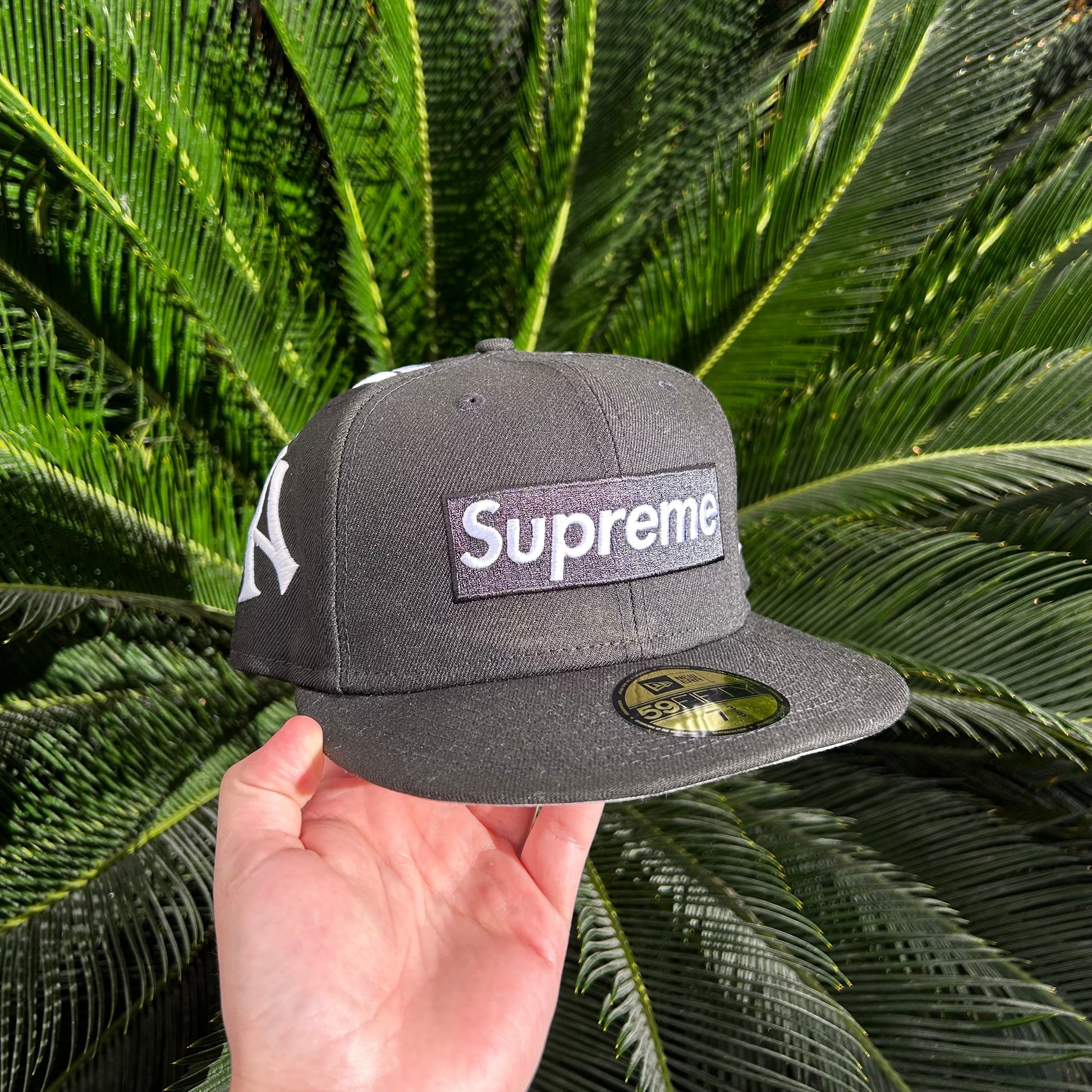 Gorra Exclusiva New Era x Supreme NY Yankees Box Logo - 7 3/8 / Negro