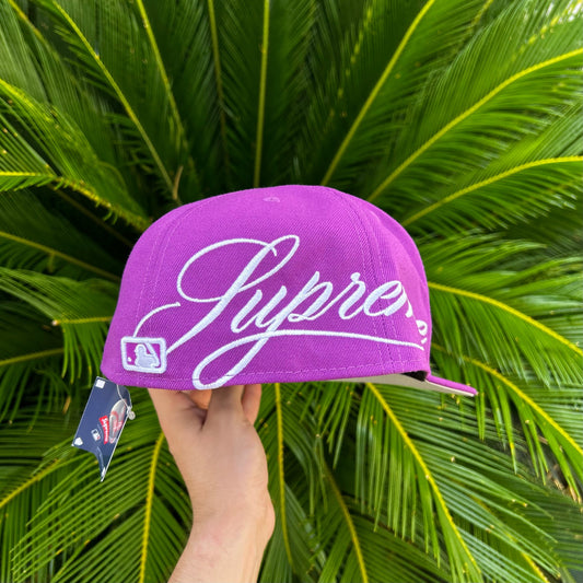 Gorra Exclusiva New Era x Supreme NY Yankees Purple - 7 1/2 / Morado