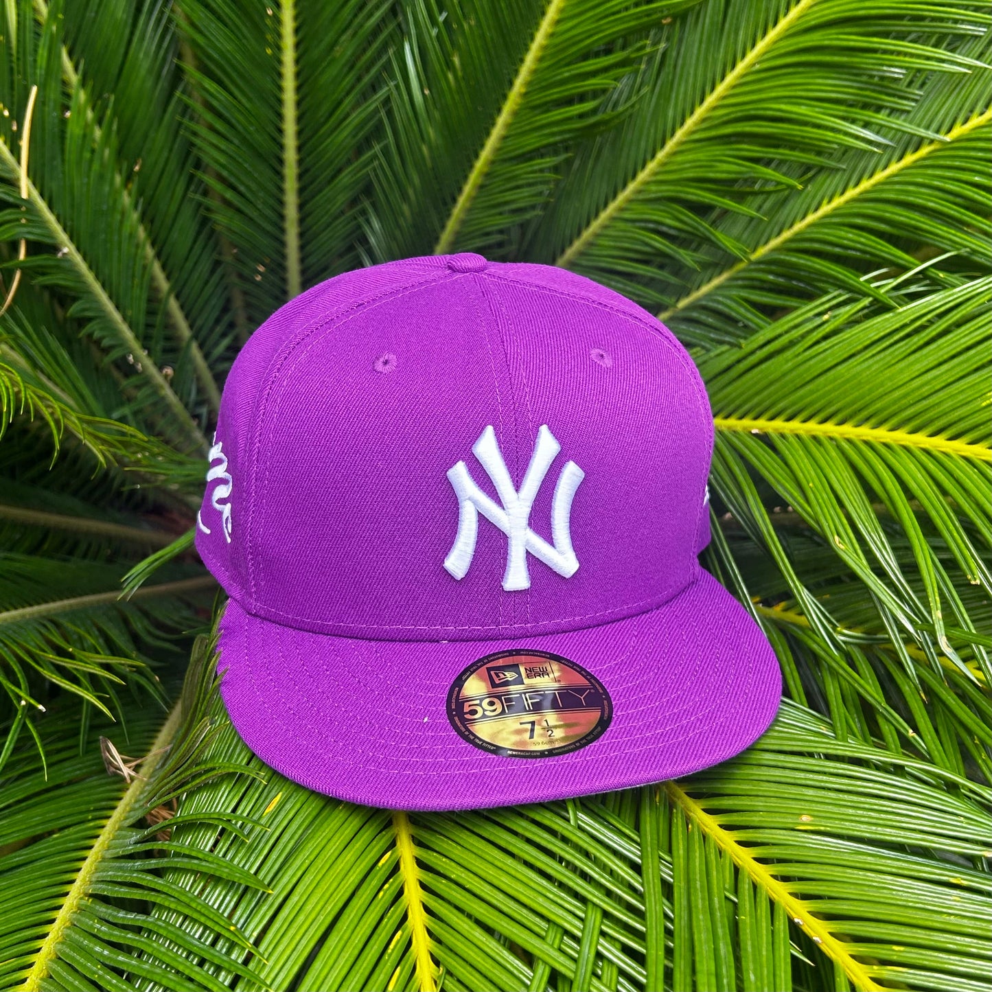 Gorra Exclusiva New Era x Supreme NY Yankees Purple - 7 1/2 / Morado