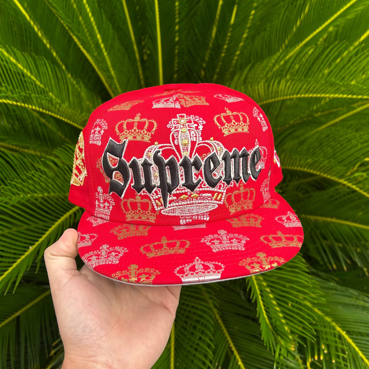 Gorra Exclusiva New Era x Supreme Roja - 7 3/8
