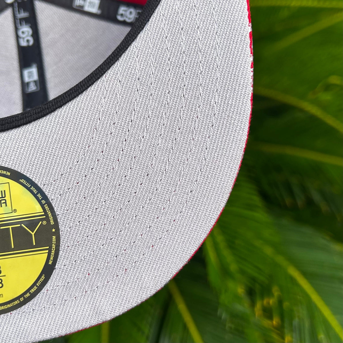 Gorra Exclusiva New Era x Supreme Roja - 7 3/8