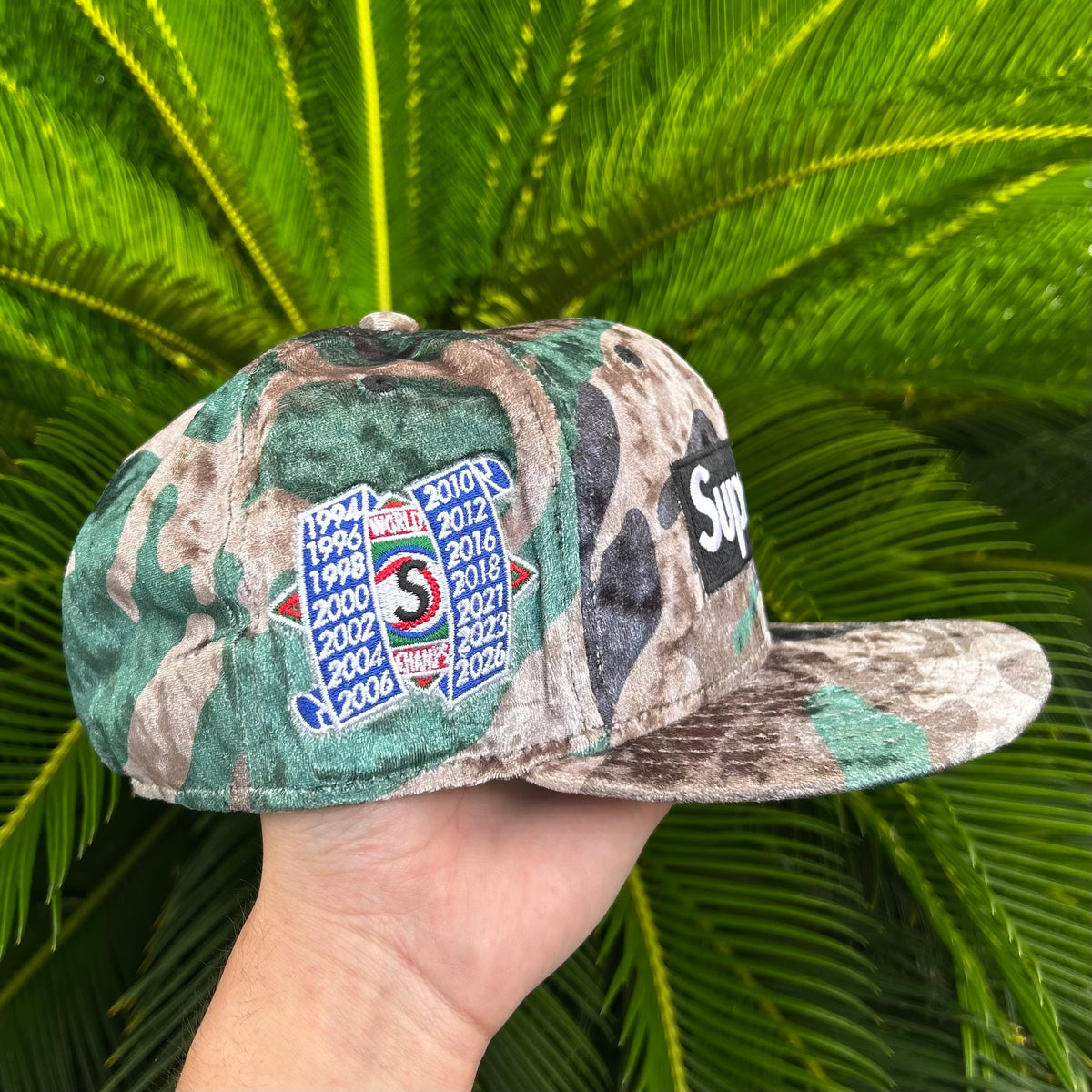 Gorra Exclusiva New Era x Supreme Velvet Camo