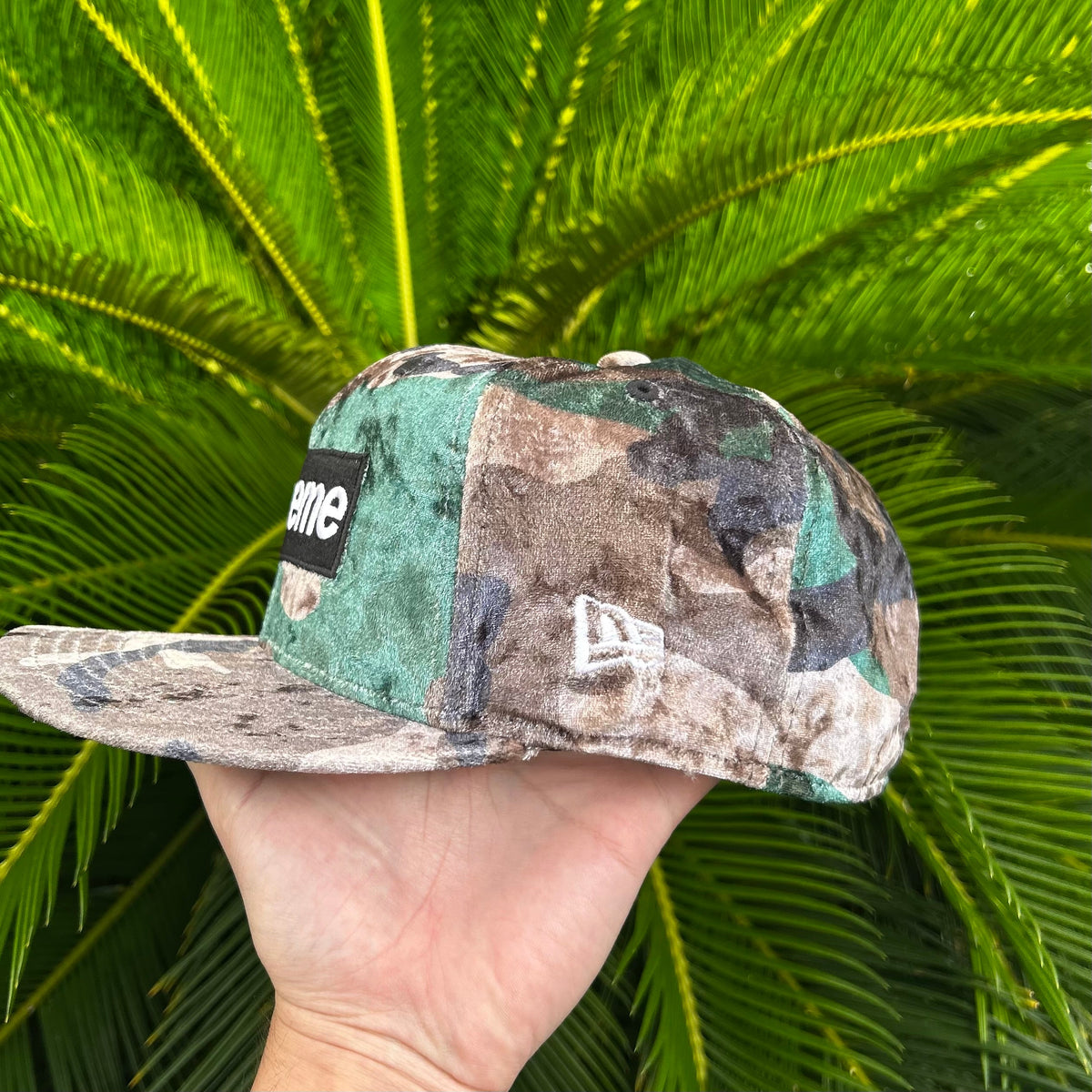 Gorra Exclusiva New Era x Supreme Velvet Camo