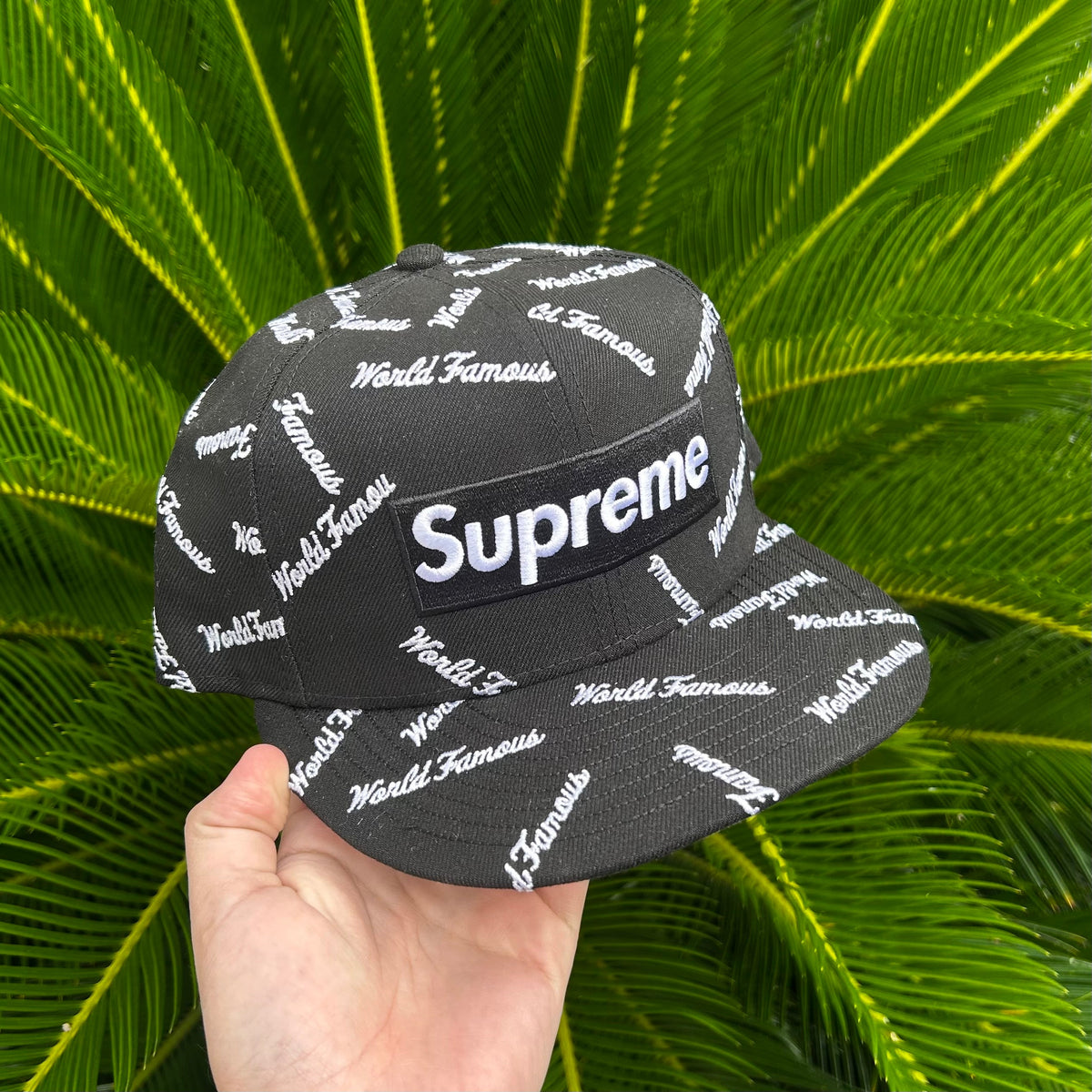 Gorra Exclusiva New Era x Supreme World Famous - 7 3/8 / Negro