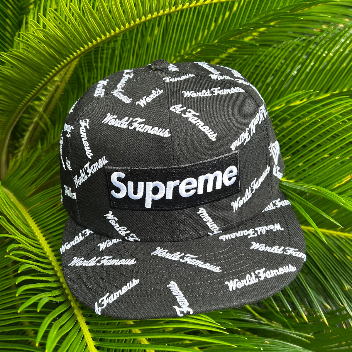 Gorra Exclusiva New Era x Supreme World Famous - 7 3/8 / Negro