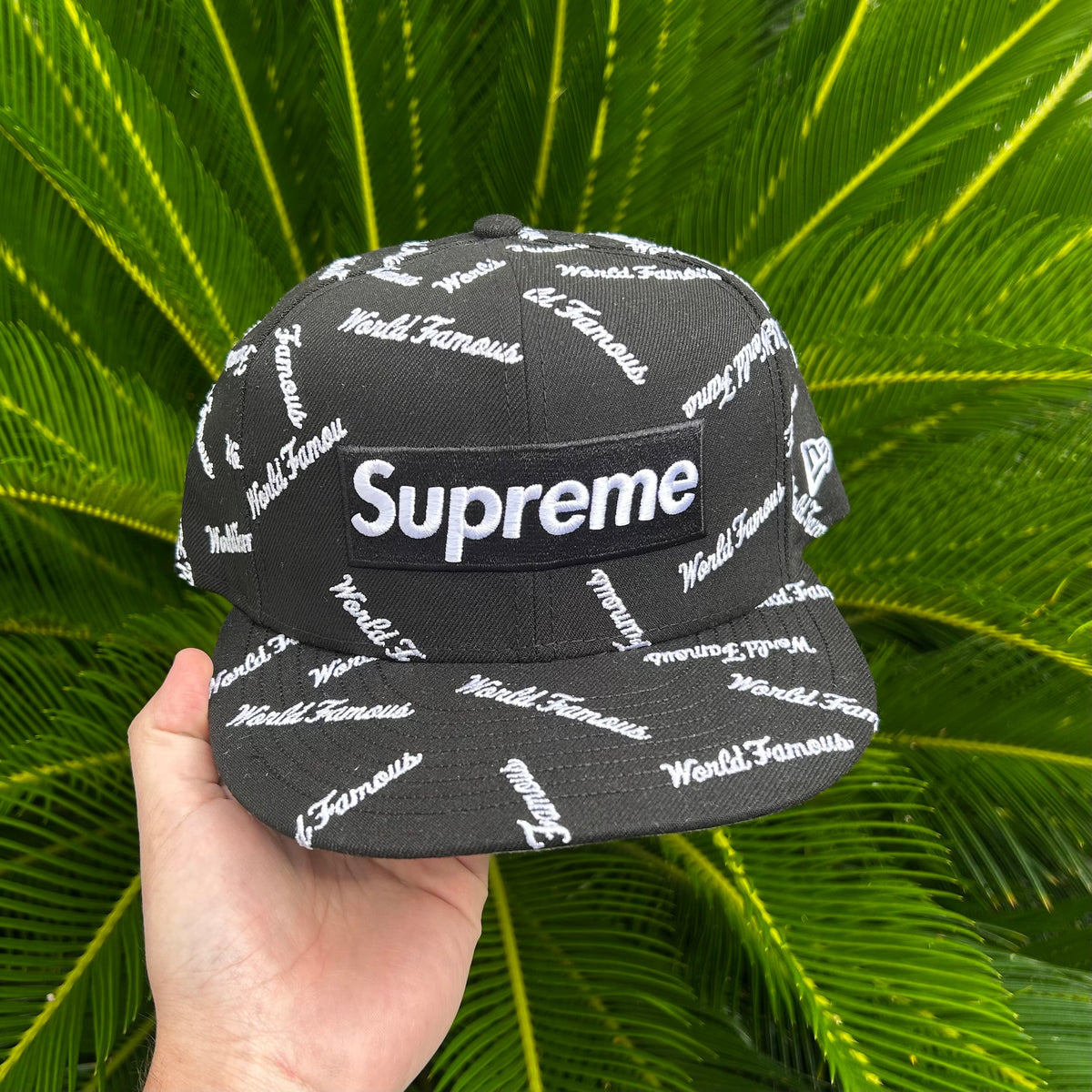 Gorra Exclusiva New Era x Supreme World Famous - 7 3/8 / Negro