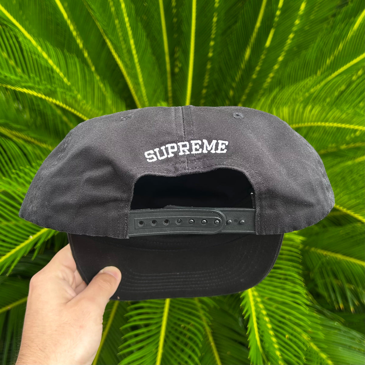Gorra Exclusiva Supreme Negra Ajustable - Negro