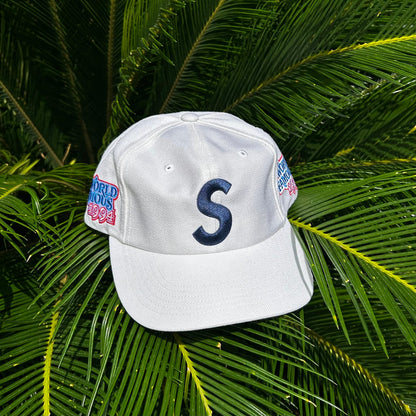 Gorra Exclusiva x Supreme Blanca - Ajustable
