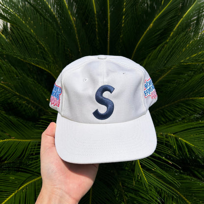 Gorra Exclusiva x Supreme Blanca - Ajustable