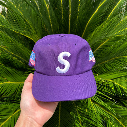 Gorra Exclusiva x Supreme Morada - Ajustable
