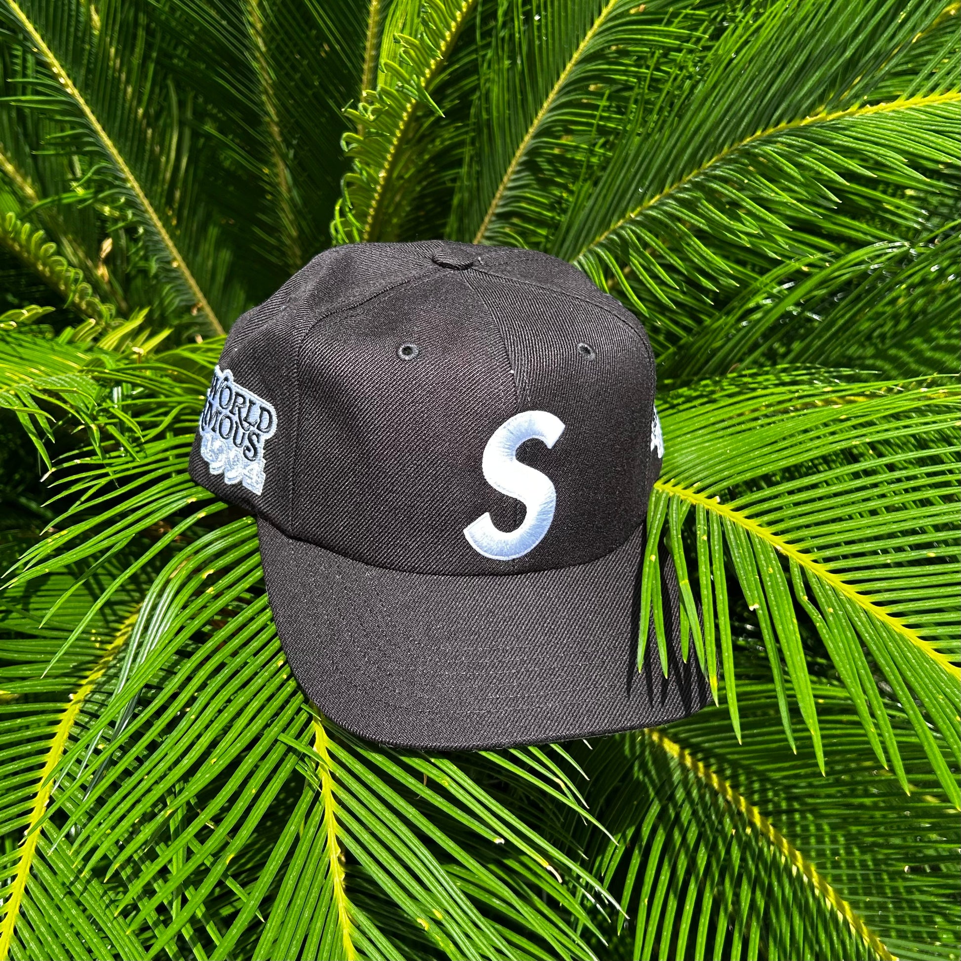 Gorra Exclusiva x Supreme Negra - Ajustable