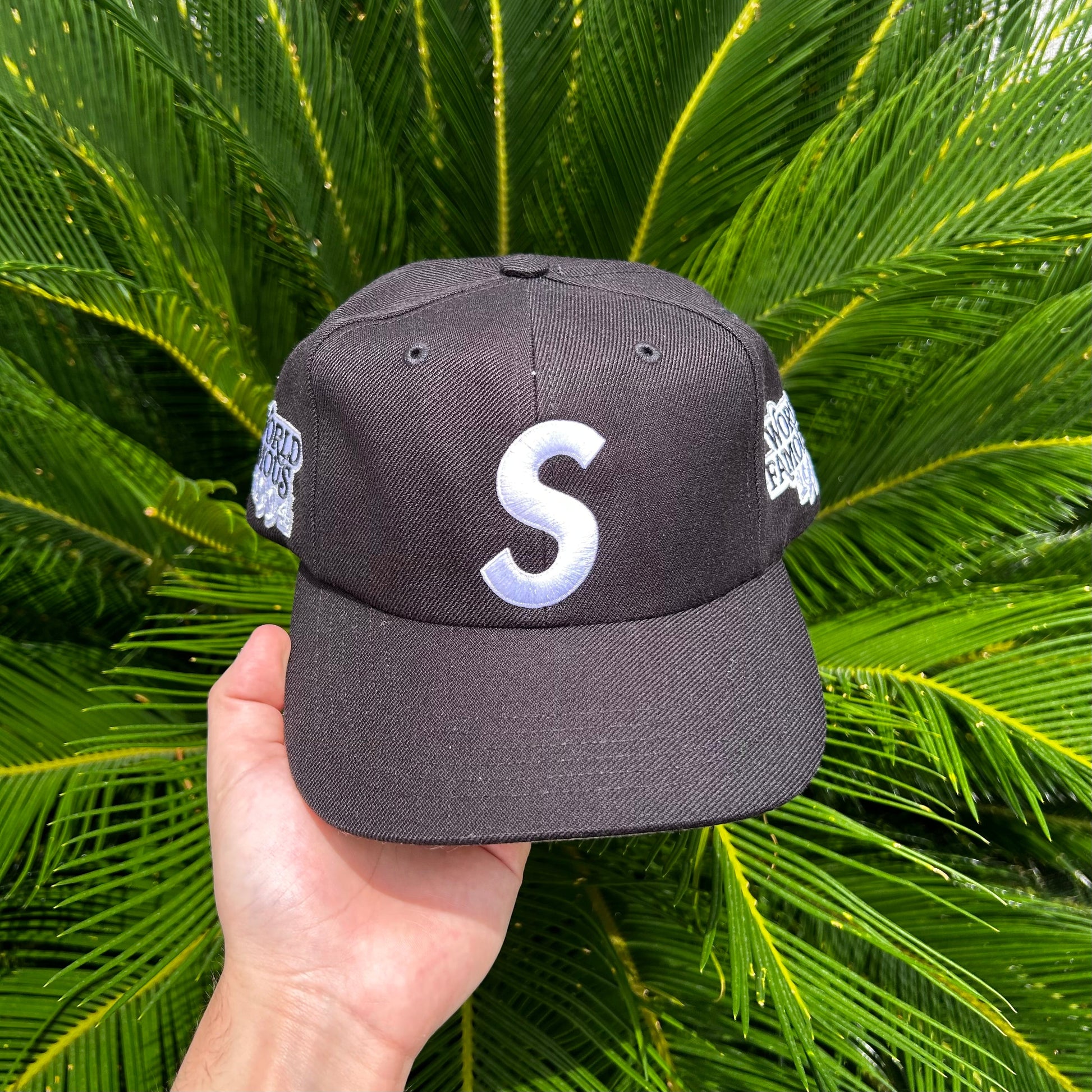 Gorra Exclusiva x Supreme Negra - Ajustable