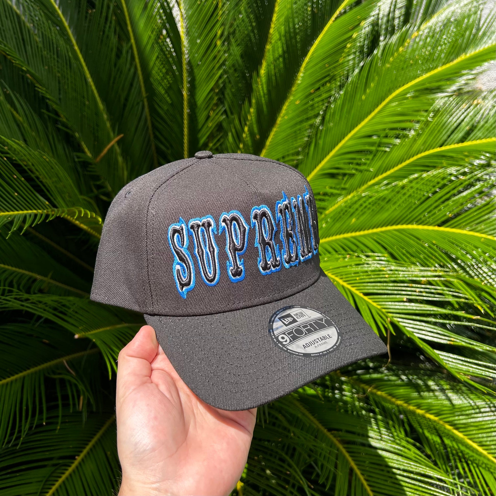 Gorra Exclusiva x Supreme Negra Ajustable