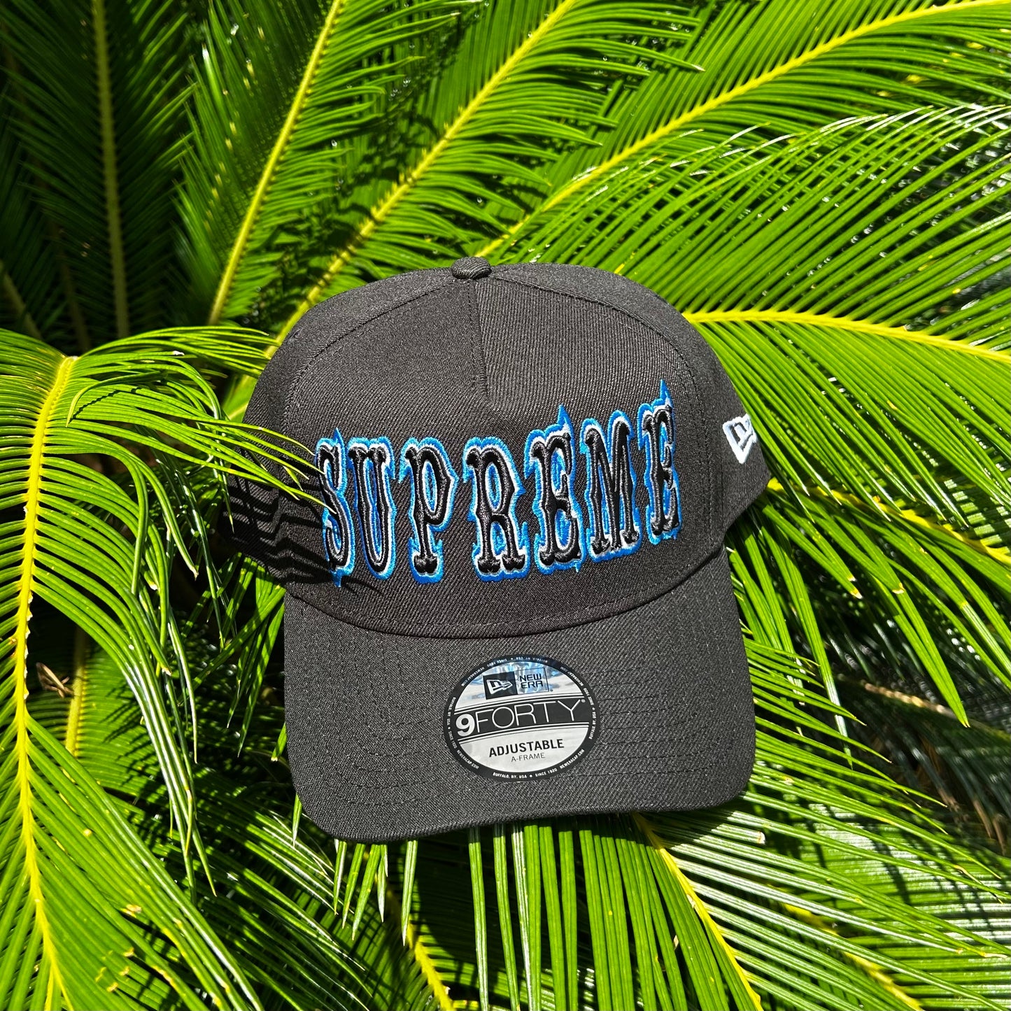 Gorra Exclusiva x Supreme Negra Ajustable