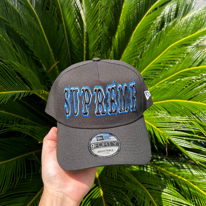 Gorra Exclusiva x Supreme Negra Ajustable