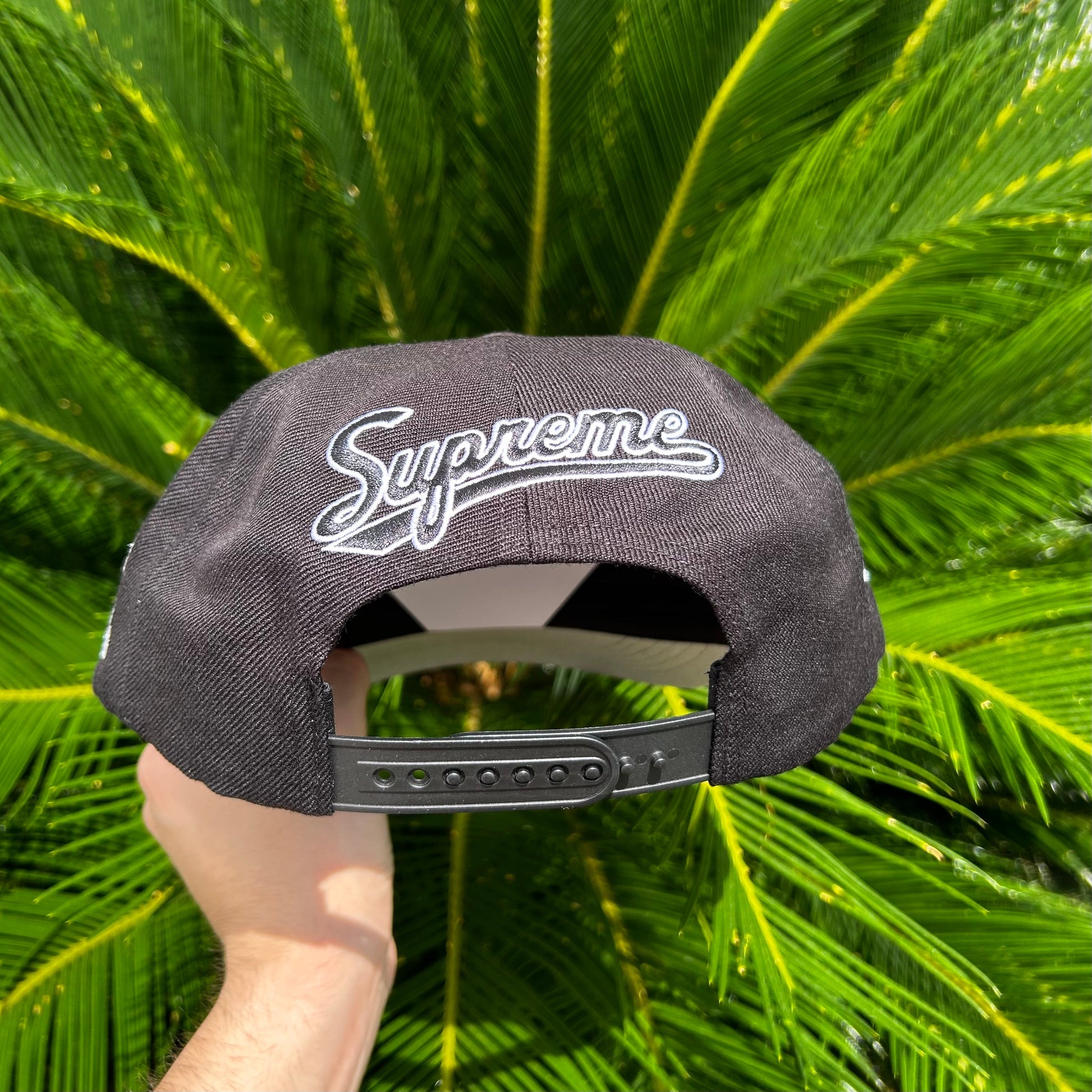 Gorra Exclusiva x Supreme Negra - Ajustable