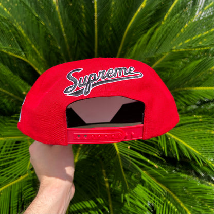 Gorra Exclusiva x Supreme Roja - Ajustable / Rojo