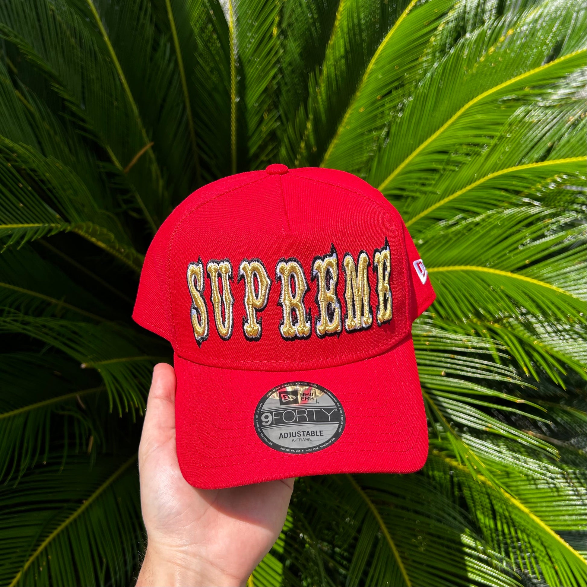 Gorra Exclusiva x Supreme Roja Ajustable - Rojo