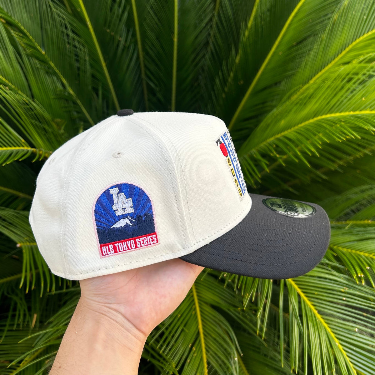 Gorra New Era Exclusiva Dodgers x Sakura - Ajustable / Blanco/Negro