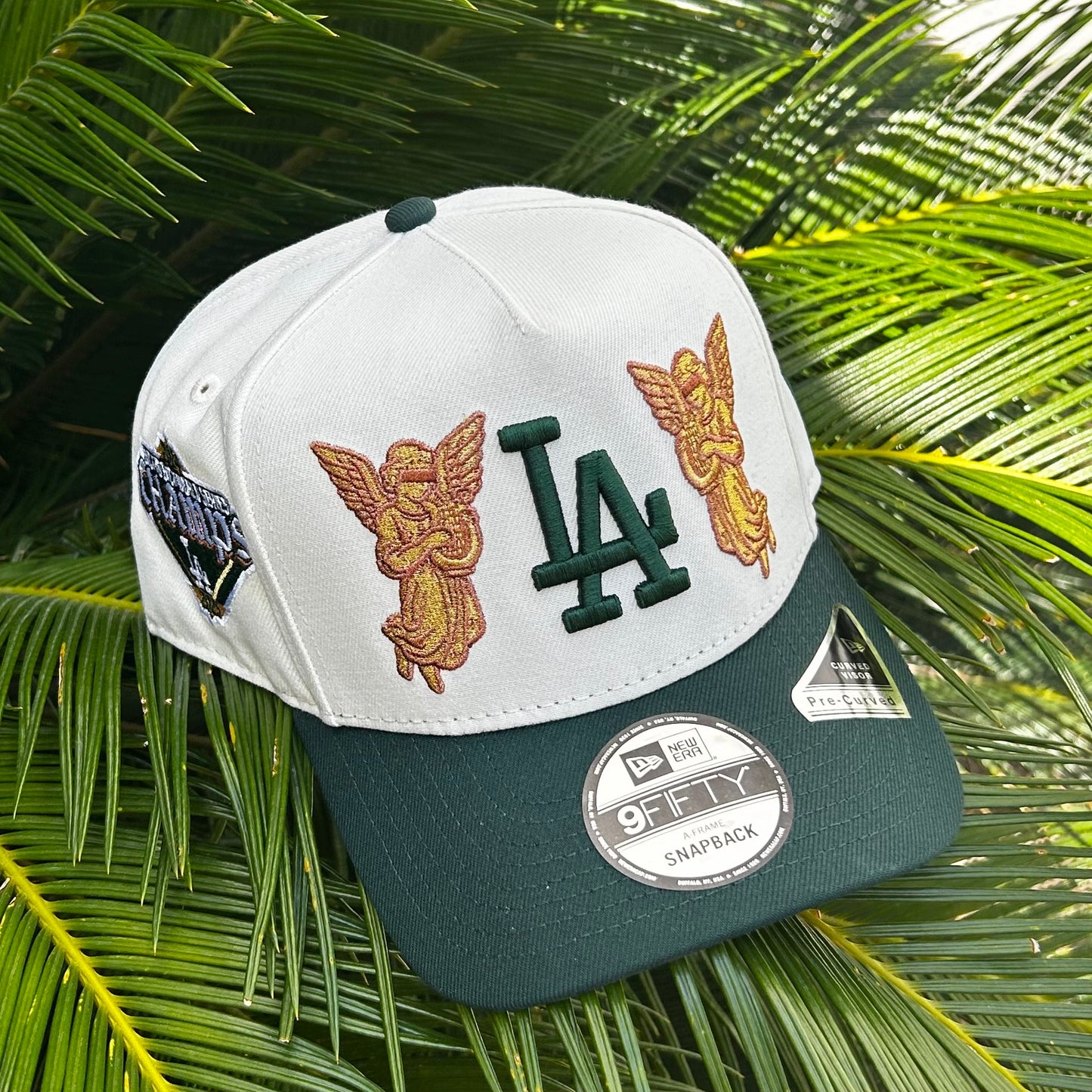 Gorra New Era Exclusiva x Los Angeles Caidos Dodgers 9Fifty - Ajustable / Blanco/Verde