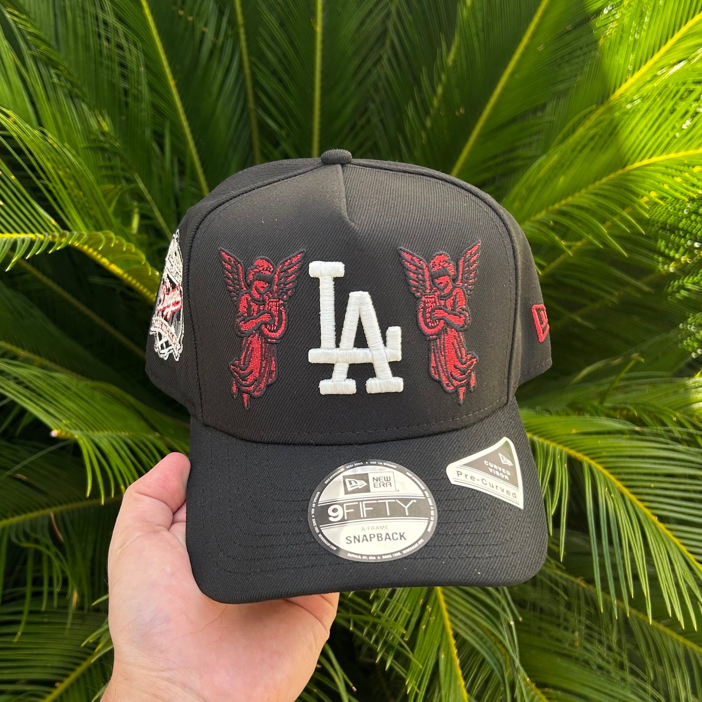 Gorra New Era Exclusiva x Los Angeles Caidos Dodgers 9Fifty - Ajustable / Negro/Rojo