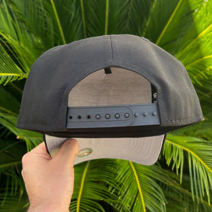 Gorra New Era Exclusiva x Los Angeles Caidos Dodgers 9Fifty - Ajustable / Negro/Rojo
