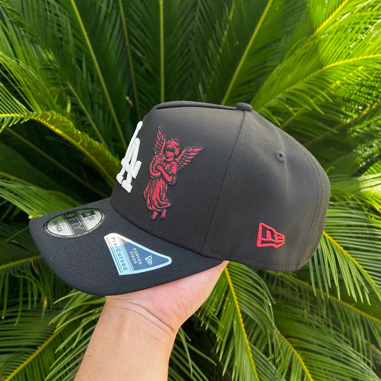 Gorra New Era Exclusiva x Los Angeles Caidos Dodgers 9Fifty - Ajustable / Negro/Rojo