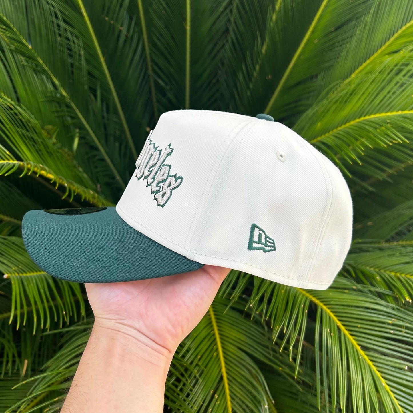 Gorra New Era Exclusiva x Los Angeles Dodgers GTA - Ajustable / Blanco/Verde