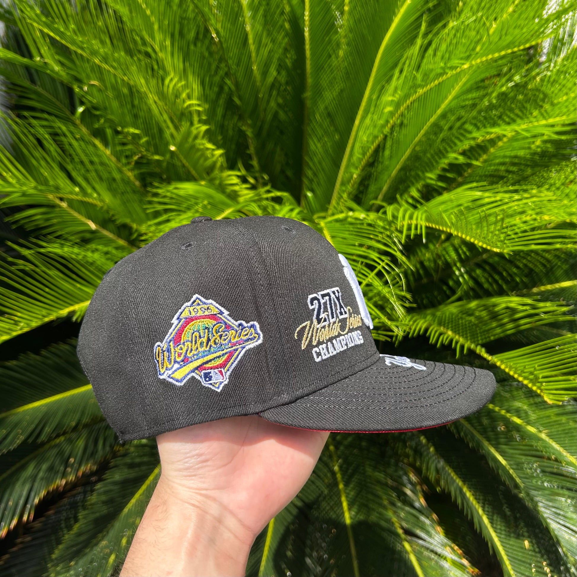 Gorra New Era Exclusiva x NY Yankees 9Fifty - Ajustable / Negro/Rojo
